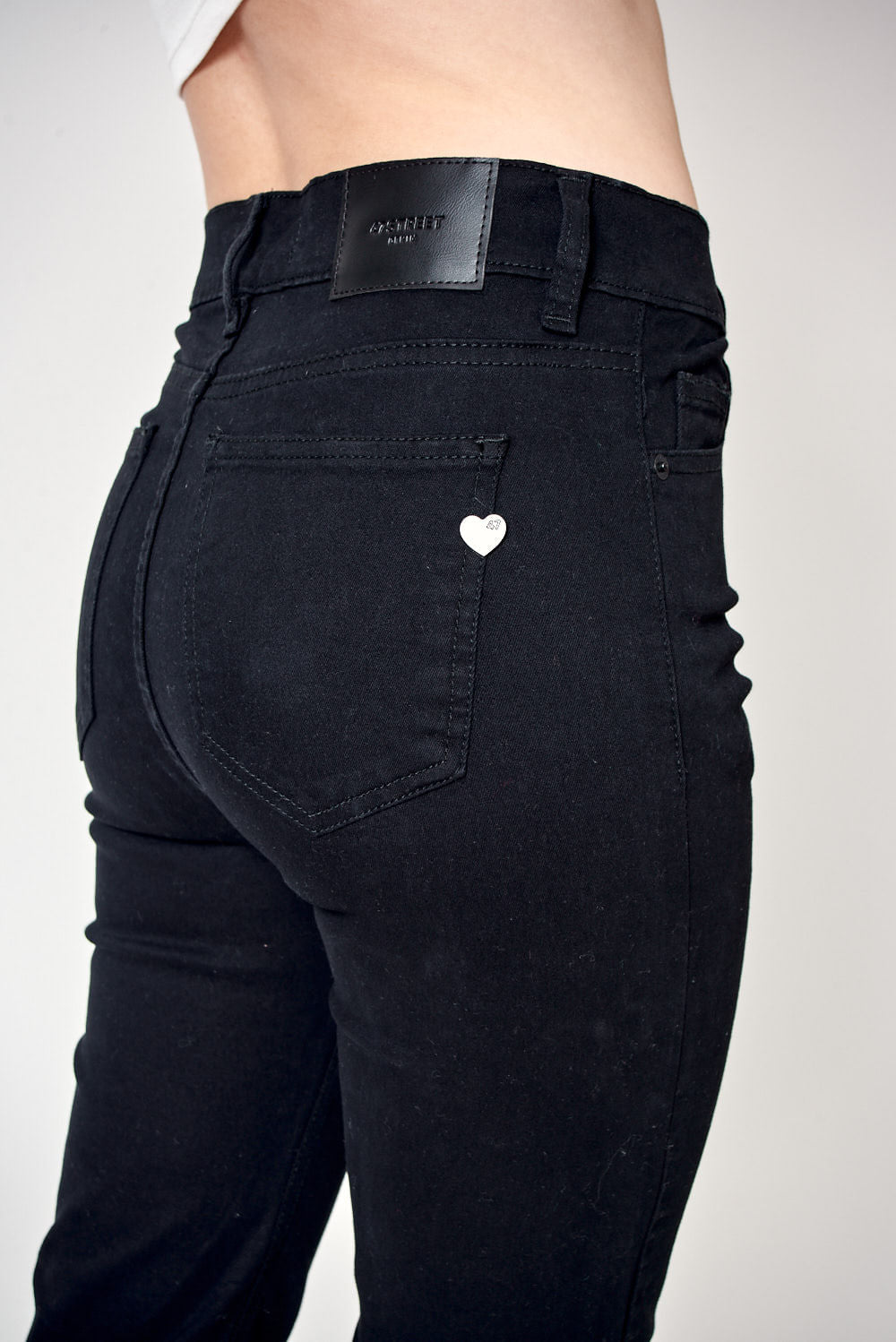 PANTALON HIGH RISE NERO