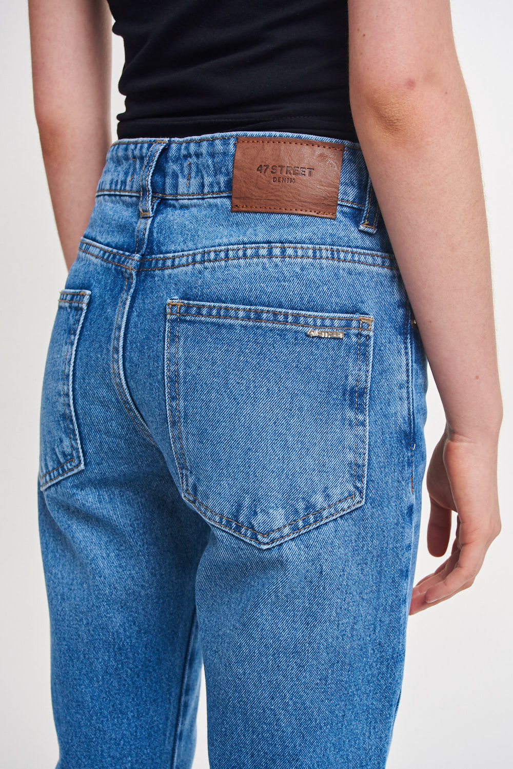 JEAN ESSENTIAL